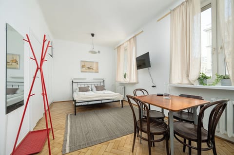 Studio Suite | Iron/ironing board, free WiFi