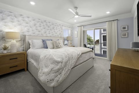 Master bedroom w/King bed, TV, private full bathroom
