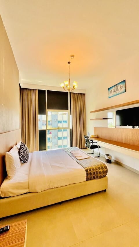Desk, laptop workspace, iron/ironing board, free WiFi