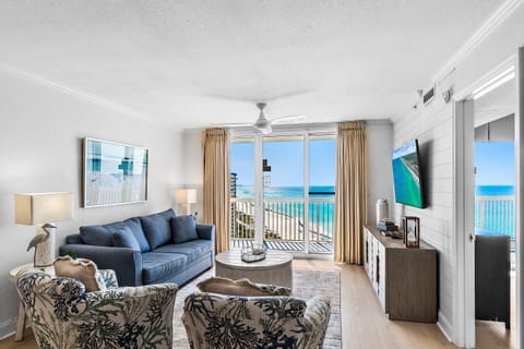 Welcome to Pelican Beach Resort 1912