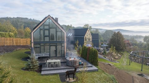 House, 2 Bedrooms, Smoking, Balcony | Outdoor dining