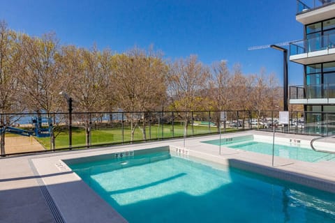 Shared Pool & hot tub