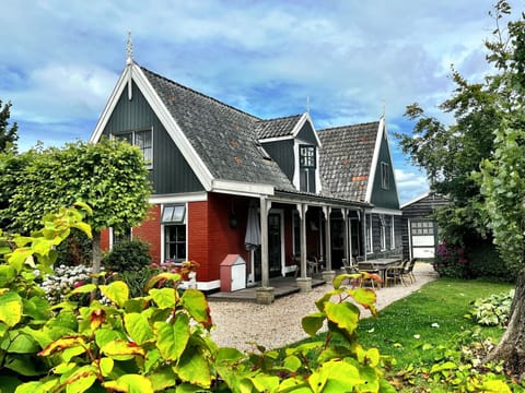 Plant, Cloud, Building, Sky, Property, Window, Natural Landscape, Tree, House, Land Lot