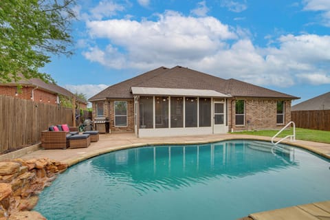 Arlington Vacation Rental | 4BR | 2BA | 2,250 Sq Ft