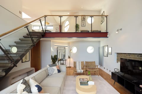 Apartment, Balcony | Living area