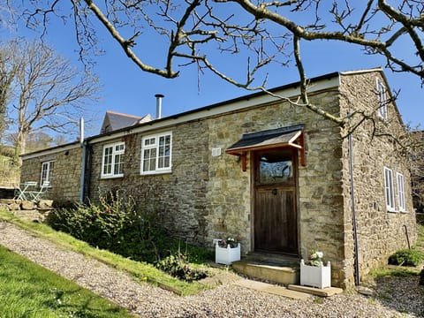 Blackmoor View Cottage, Knighton, Sherborne: A cosy retreat for two