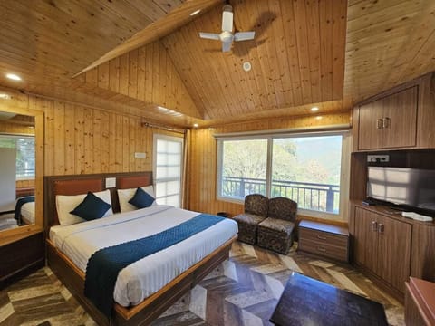 Deluxe Room | Egyptian cotton sheets, premium bedding, down comforters