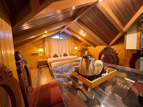 Honeymoon Room, Non Smoking, Private Bathroom | Egyptian cotton sheets, premium bedding, down comforters, in-room safe