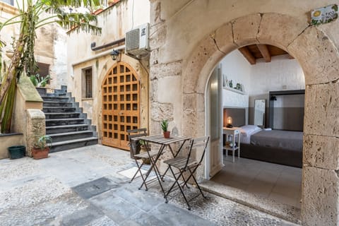 House | 1 bedroom