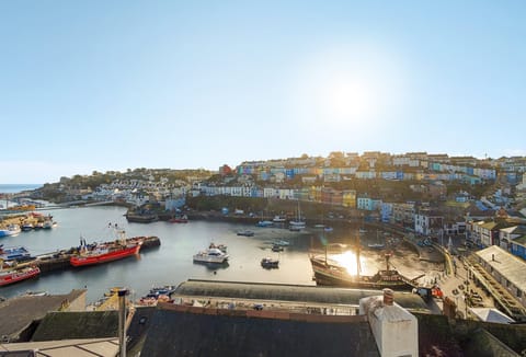 Harbour Heights, Brixham: Panoramic views across the harbour