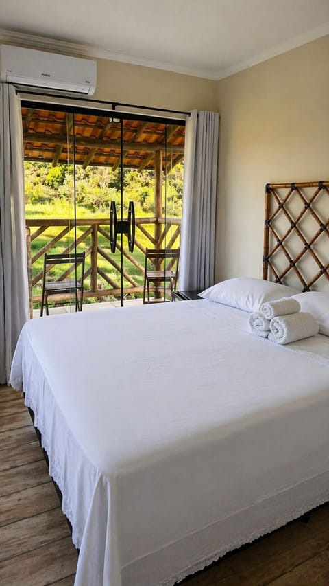 Deluxe Suite, Balcony, Mountain View | Bathroom | Separate tub and shower