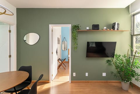 Comfort Apartment | Dining