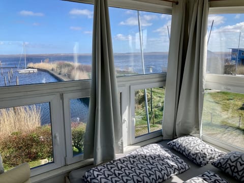 Bungalow, 3 Bedrooms, Balcony, Garden View | Interior