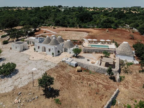 Activities, Building Exterior, Facilities, Kitchen, Living Room, Other Room, Outdoor, Pool, Room Detail, Spring, Summer, Wellness