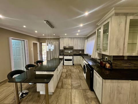 House, 3 Bedrooms, Accessible, Private Pool | Interior