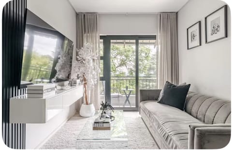Apartment, 1 Bedroom, Balcony | Living area