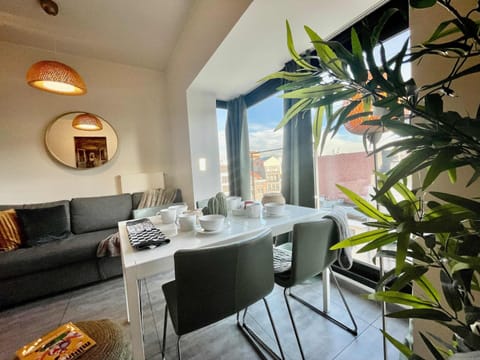 Apartment | Dining