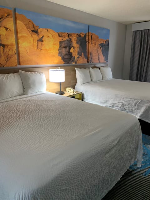 Pillowtop beds, desk, iron/ironing board, free cribs/infant beds