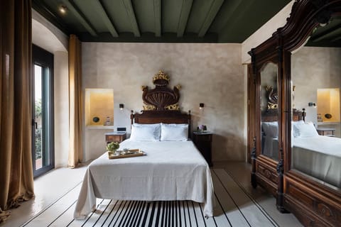 King room with garden view