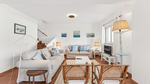 Relax in this beautiful coastal themed living room.
#holidays #beachvacation #algarve #portugal #pt #vilamoura