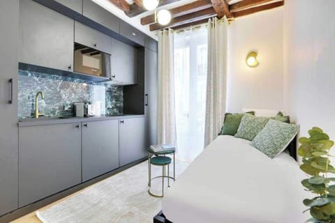 House | 1 bedroom, laptop workspace, iron/ironing board, bed sheets
