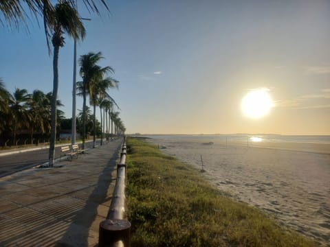 Beach nearby, white sand, 6 beach bars