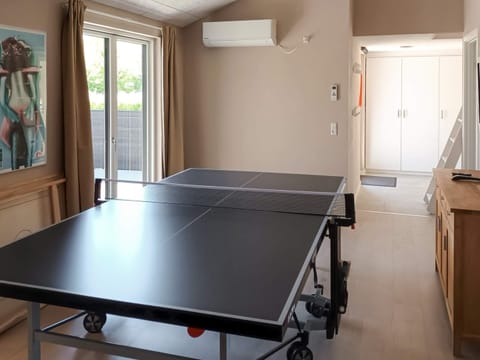 House | Game room