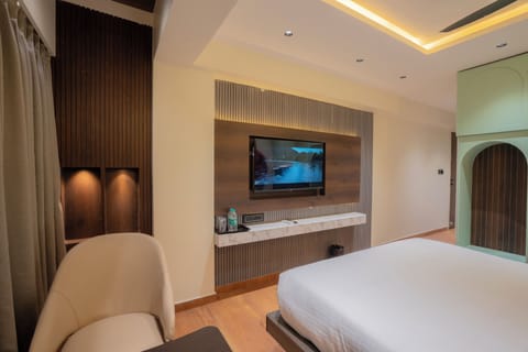 Elite Double Room | In-room safe, free WiFi