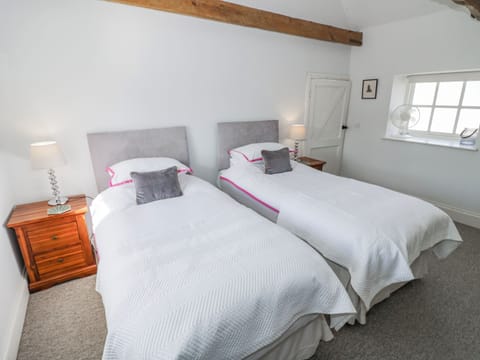 2 bedrooms, WiFi (free), individually decorated, individually furnished