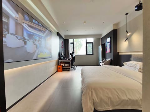 Design Double Room | Desk, blackout drapes, soundproofing, WiFi (free)