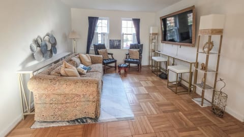 House, 2 Bedrooms | Living area