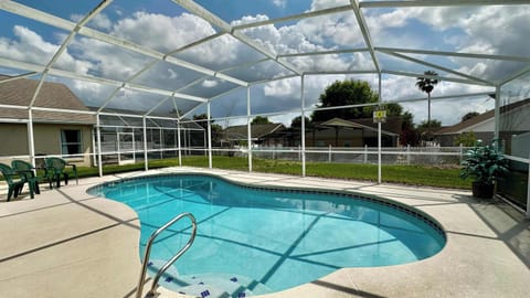 Soak Up the Sunshine at Sunlit Splash!