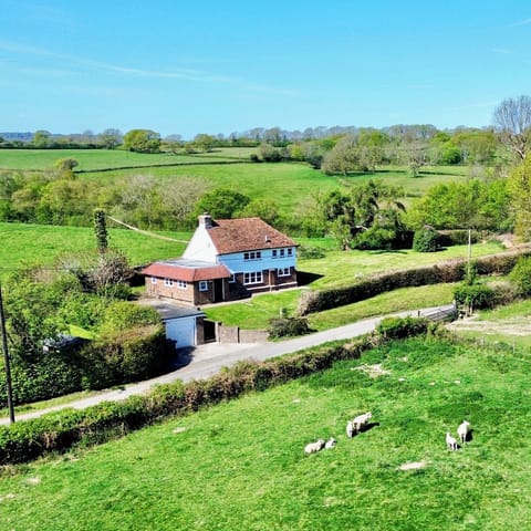 Holly Cottage – a private East Sussex escape with panoramic countryside views.