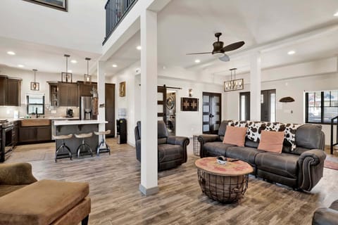 Cabin, Multiple Beds, Mountain View (2572) | Living area
