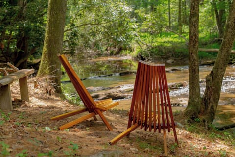 Where the sound of the creek replaces your alarm.