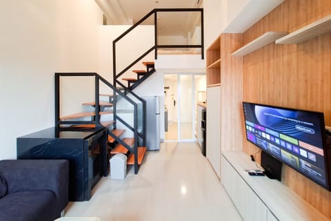 Standard Studio | Living room