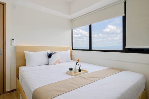 Standard Apartment | Iron/ironing board