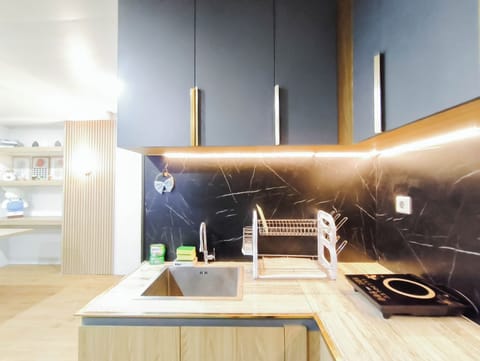 Standard Apartment | Private kitchen | Electric kettle