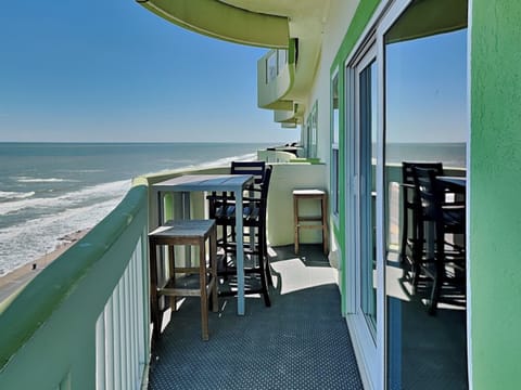 Condo (3 Bedrooms) | Property amenity