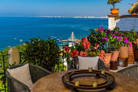 Condo, 1 King Bed, Pool Access, Ocean View (Paraiso del Mar) | Outdoor dining