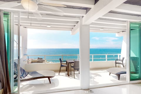Apartment, Multiple Beds, Pool Access, Ocean View (Torre Malibu, PH # 901) | Interior