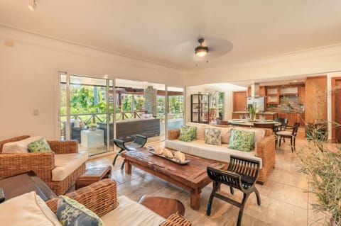 House | 3 bedrooms, high-speed internet