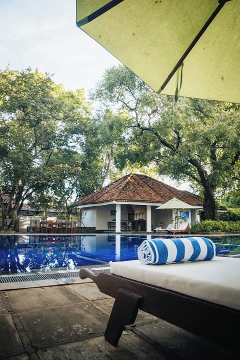 15 outdoor pools