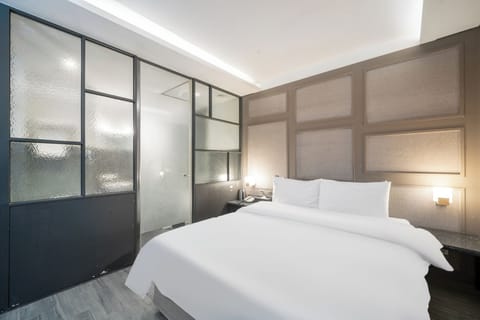 Standard Room | Desk, free WiFi