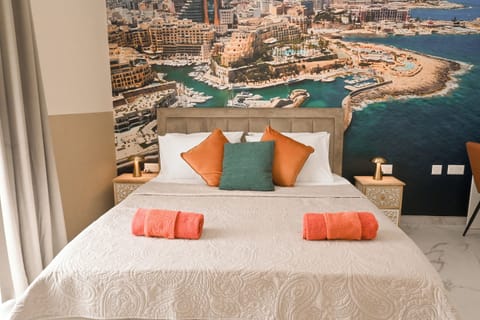 Family Apartment, 2 Bedrooms, 2 Bathrooms (Well Located Modern Apart Balluta Bay) | 2 bedrooms