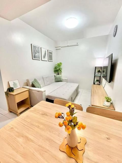 Family Condo, 2 Bedrooms, Kitchen, Courtyard View | Living area