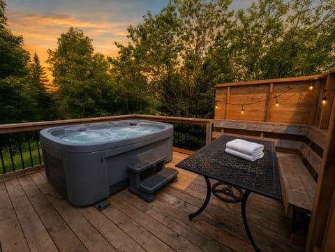 Détendez-vous dans le spa privé après une journée bien remplie.