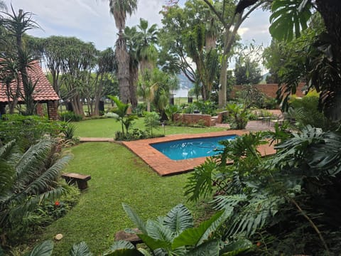 Deluxe Suite | Pool | Outdoor pool