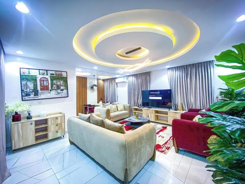 Economy Apartment, Balcony, City View | Living area
