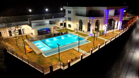 Seasonal outdoor pool, pool umbrellas, sun loungers